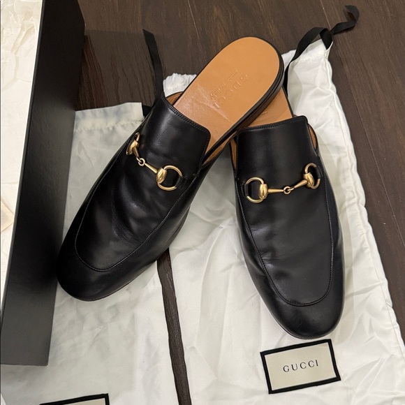 Gucci Black Leather Slip-On Loafers with Gold Detail Size 10.5 - Picture 1 of 7